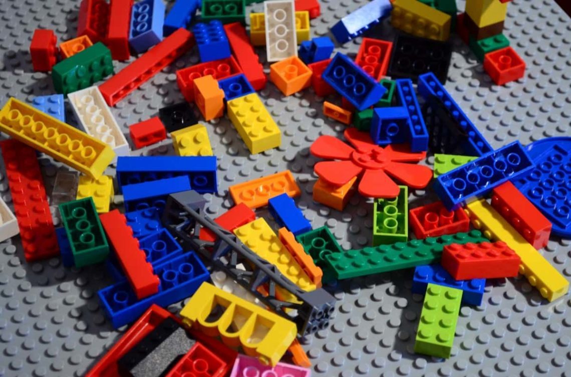 Investície ako investícia aneb malí podnikatelia a nadšenci sa našli v Lego investíciách