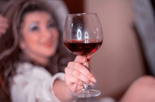 Čo môže spôsobiť závislosť na alkohole?
