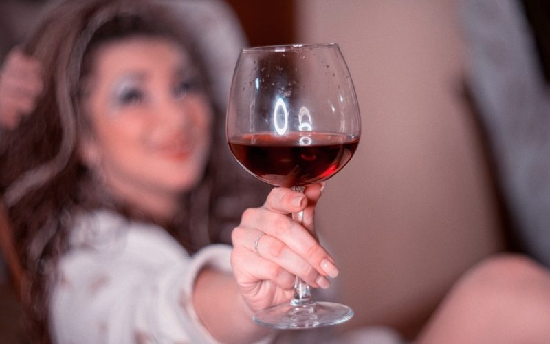 Čo môže spôsobiť závislosť na alkohole?
